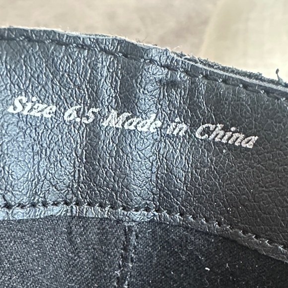 Dolce Vita Two-Tone Ankle Booties - Picture 11 of 11